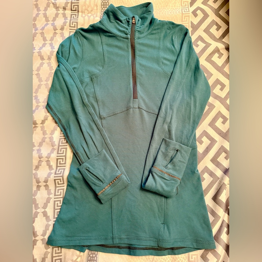 LULULEMON Long-Sleeve Pullover (green)